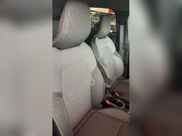 Renault Captur Techno E-tech Híbrido foto 7